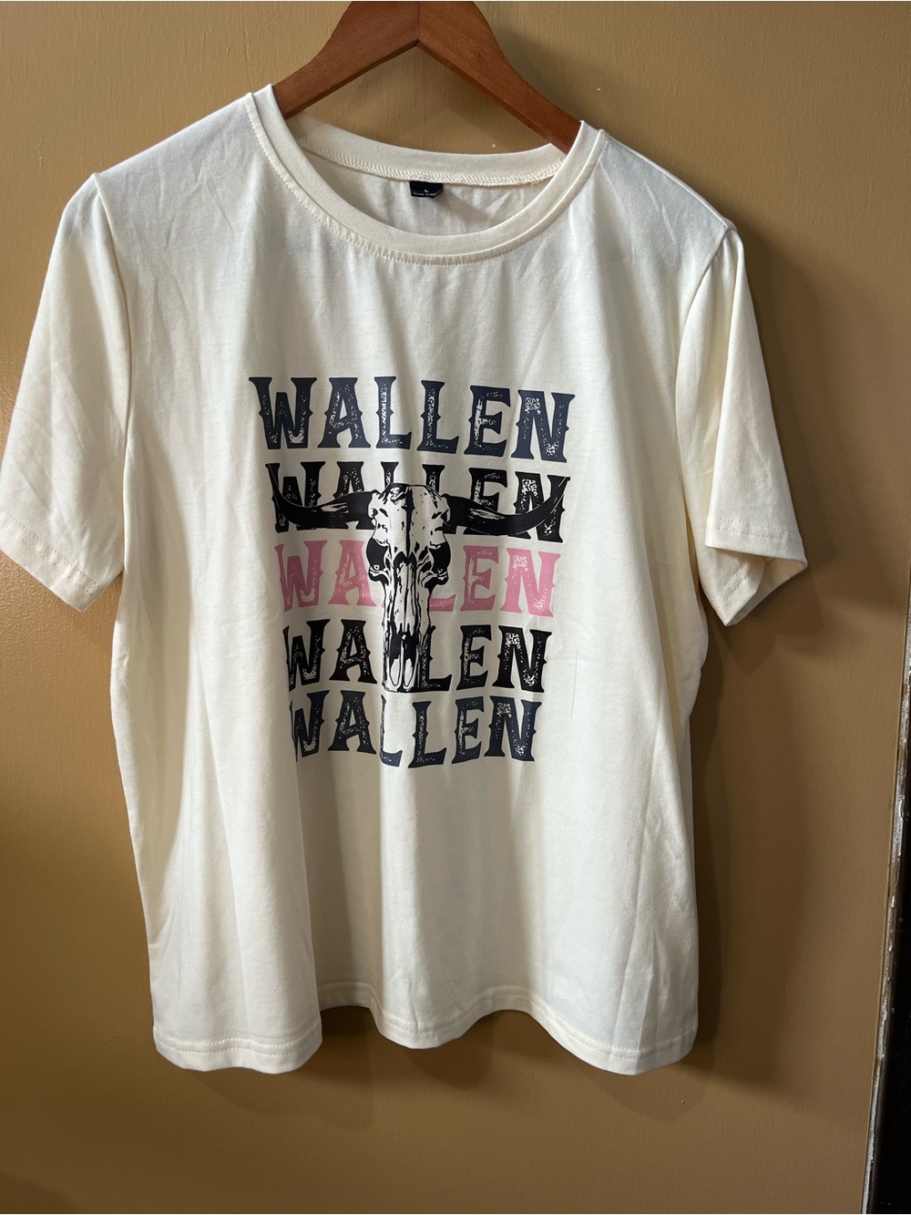SHEIN Cream Short Sleeve Tee with Navy and Pink Graphic